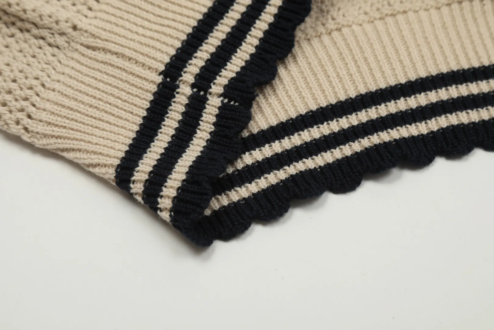 VIVI119# vivienne west wood West Queen Vivian Saturn New Retro "Unisex" Hollow Design Knitted Sweater Wool Round Neck 2024 Spring Latest Style Size: S -M- L Color: Apricot Royal Blue